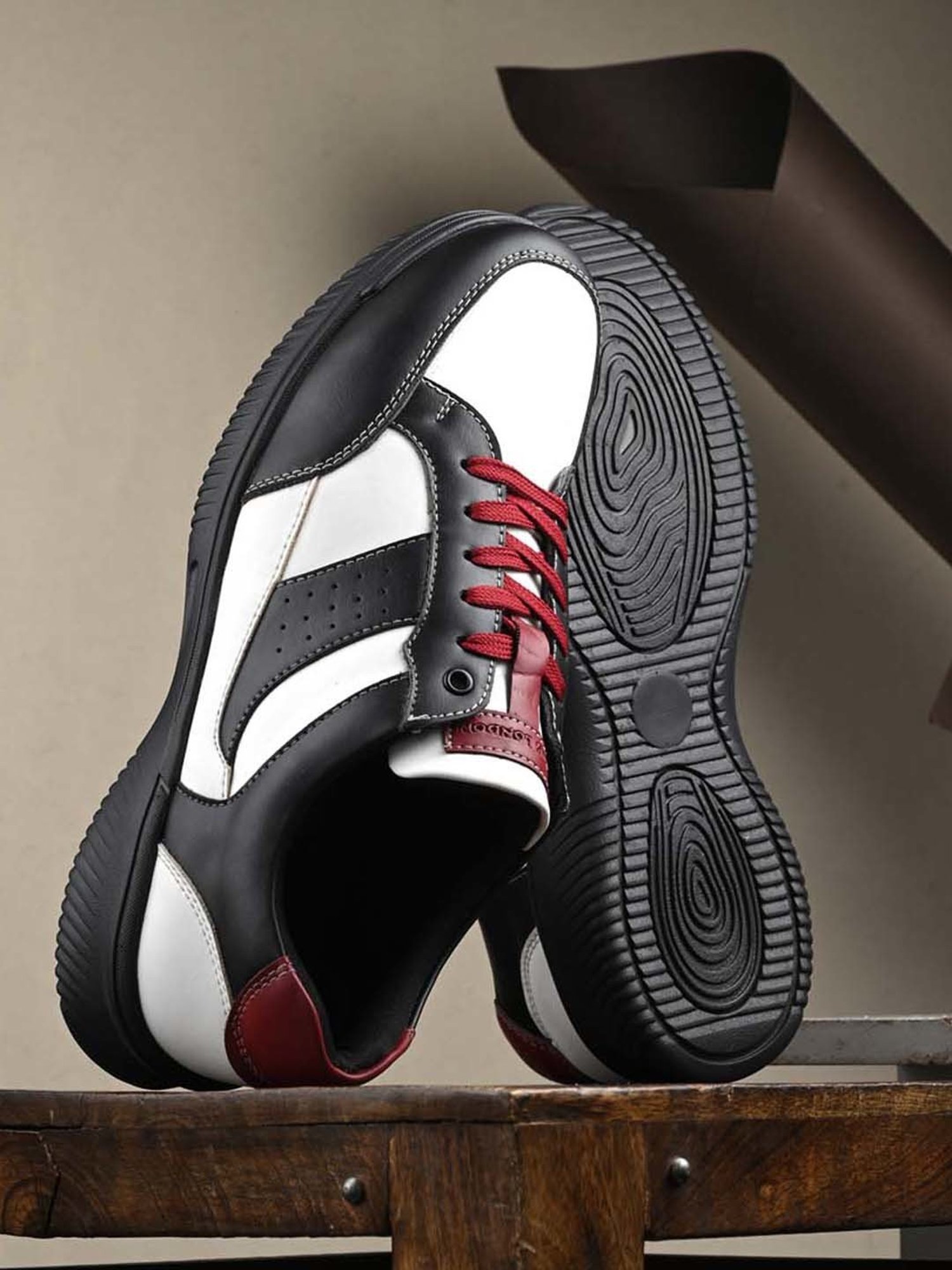 Clog London Men's Black Casual Sneakers