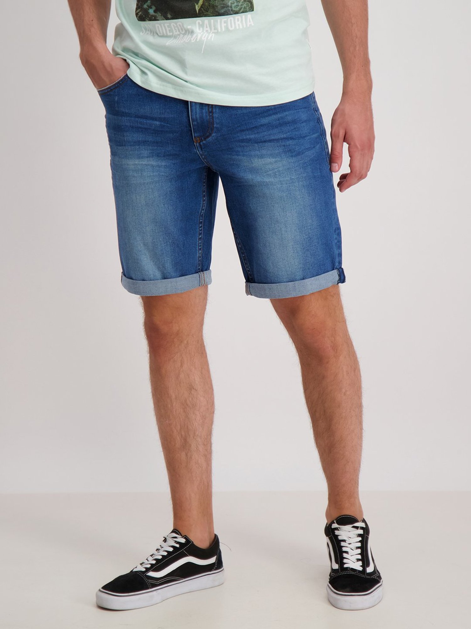 Lindbergh Blue Mid Rise Bermuda Shorts