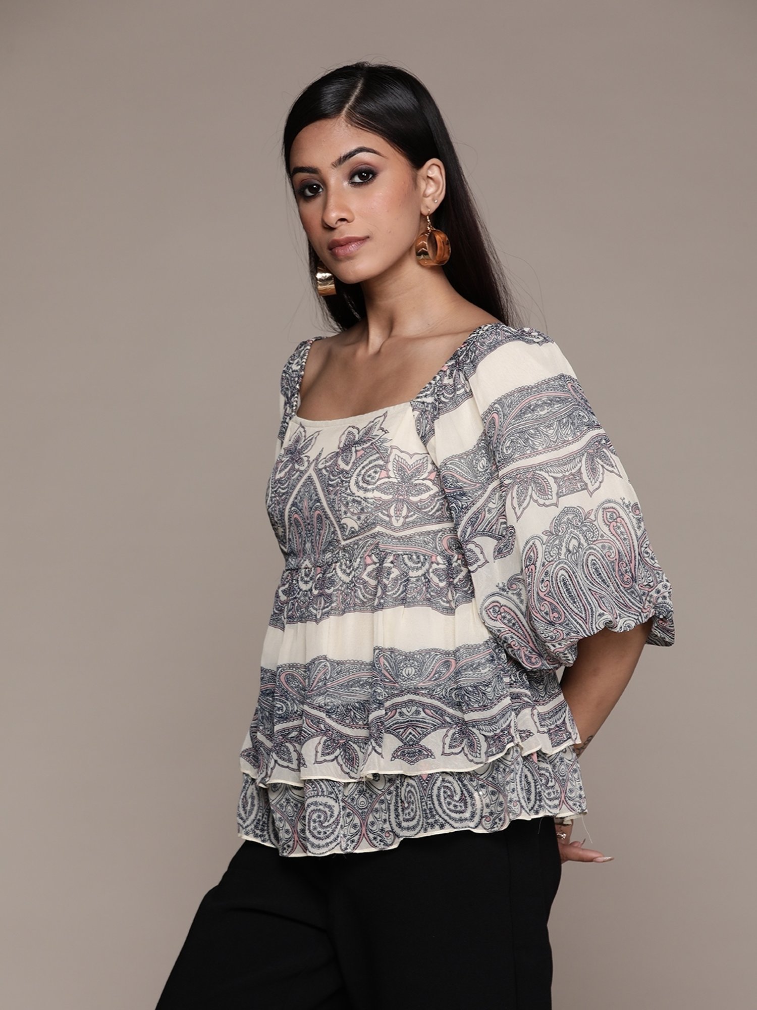 Label Ritu Kumar Ecru Abstract Top
