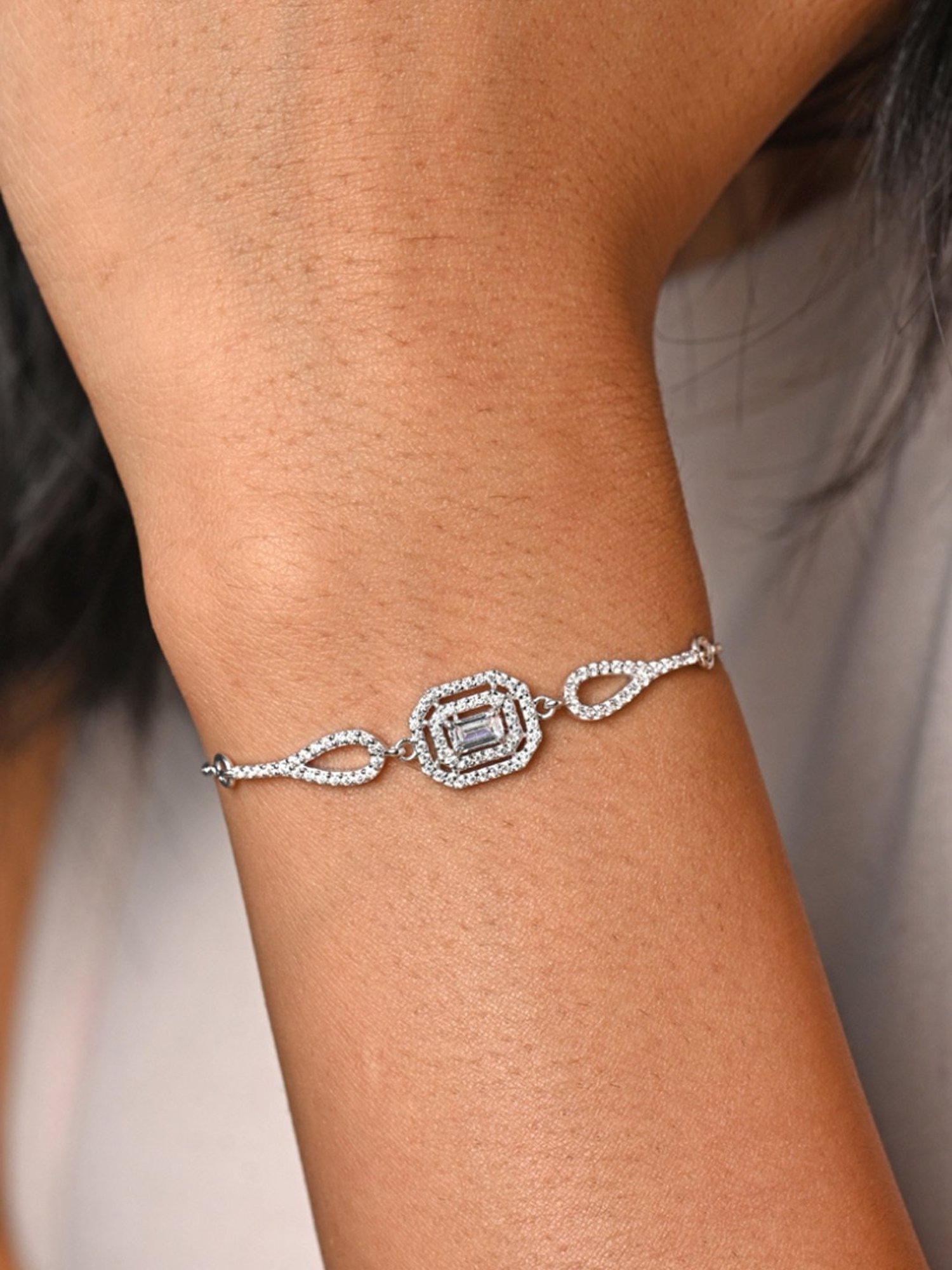 Clara 92.5 Sterling Silver Adjustable Anti Tarnish Swiss Zirconia Octa Solitaire Bracelet for Women