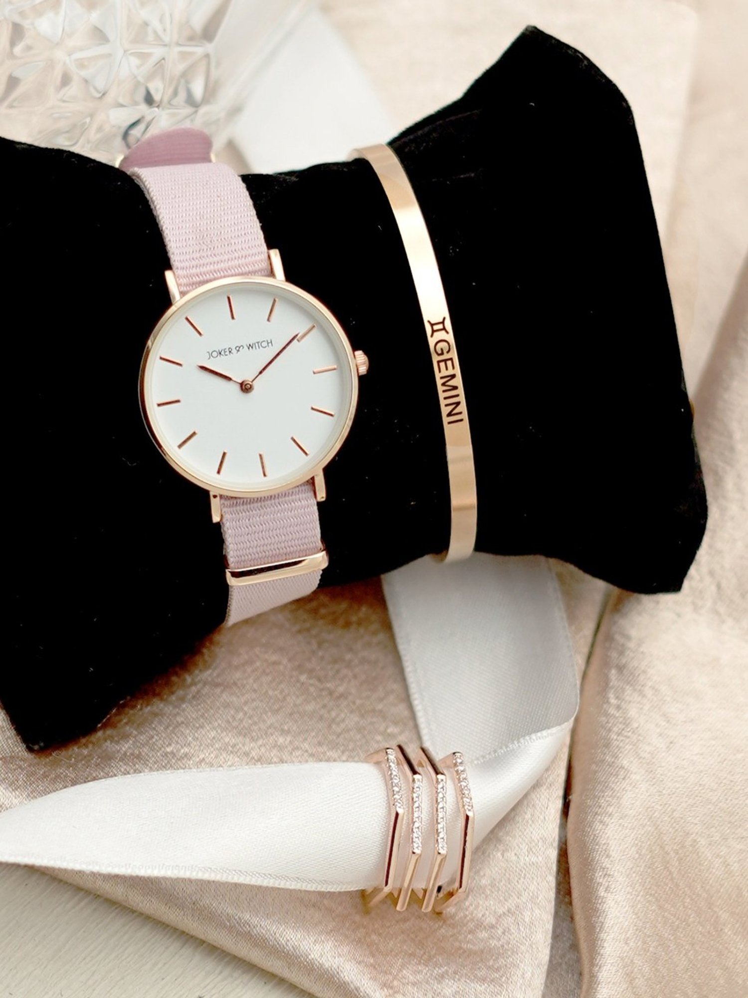 Joker & WItch JWBS294 Analog Watch with Bracelet Gift Set for Women