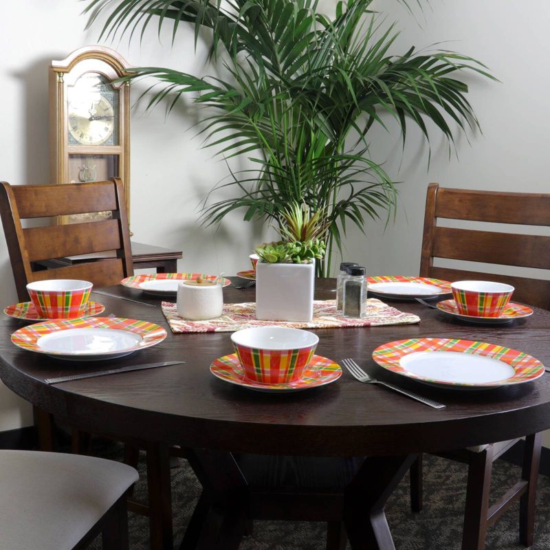 Gibson Home 16pc Porcelain Plaid Dinnerware Set