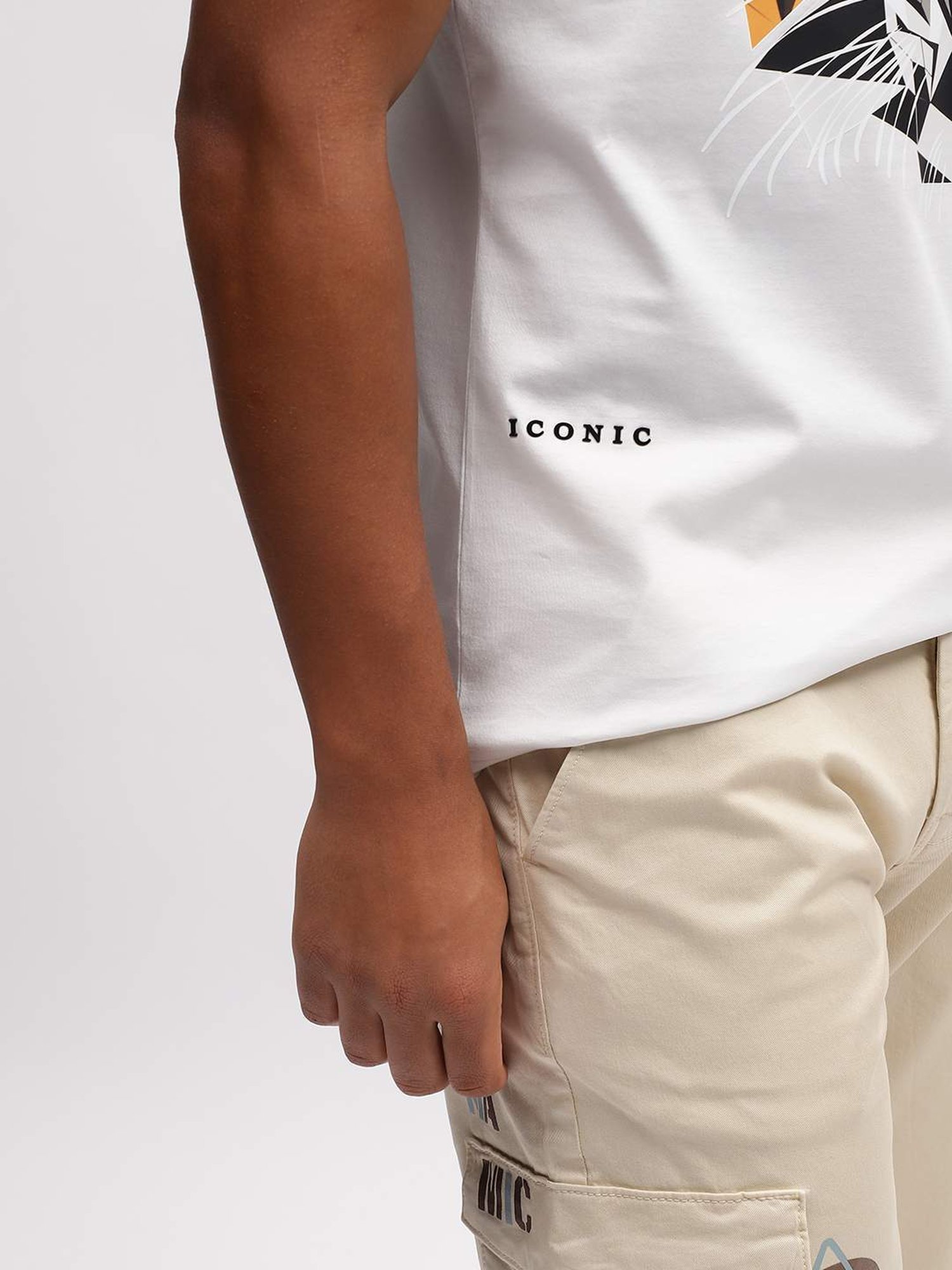 Iconic Men Graphic Print Regular Fit Cotton T-shirt