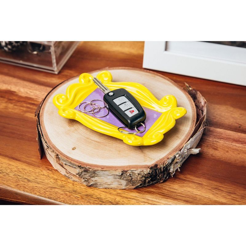 Robe Factory LLC Friends Picture Frame Replica Ceramic Trinket Tray | 4 x 6 Inches