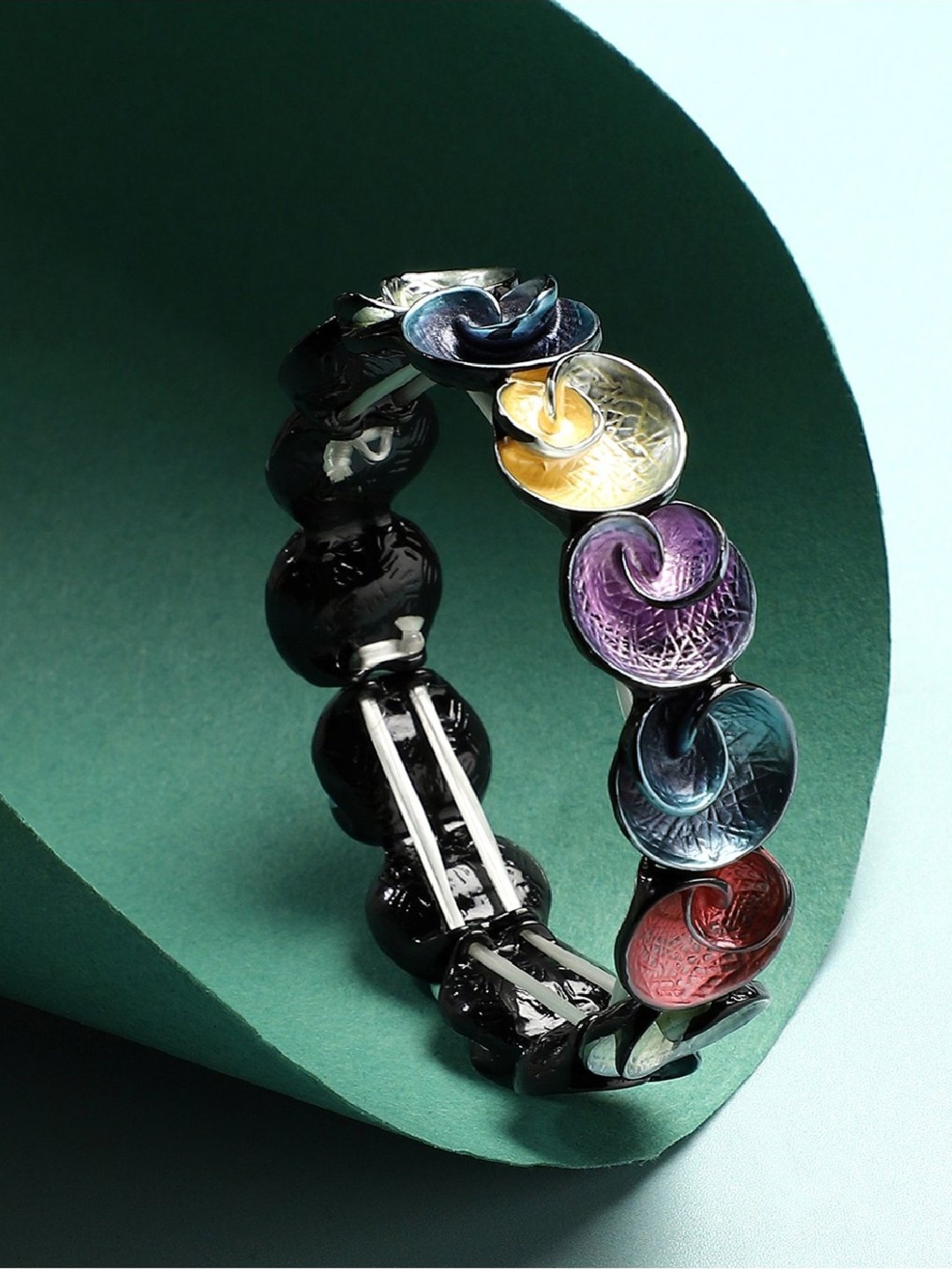 Sohi Women's Multicolour Metallic Swirl Bracelet