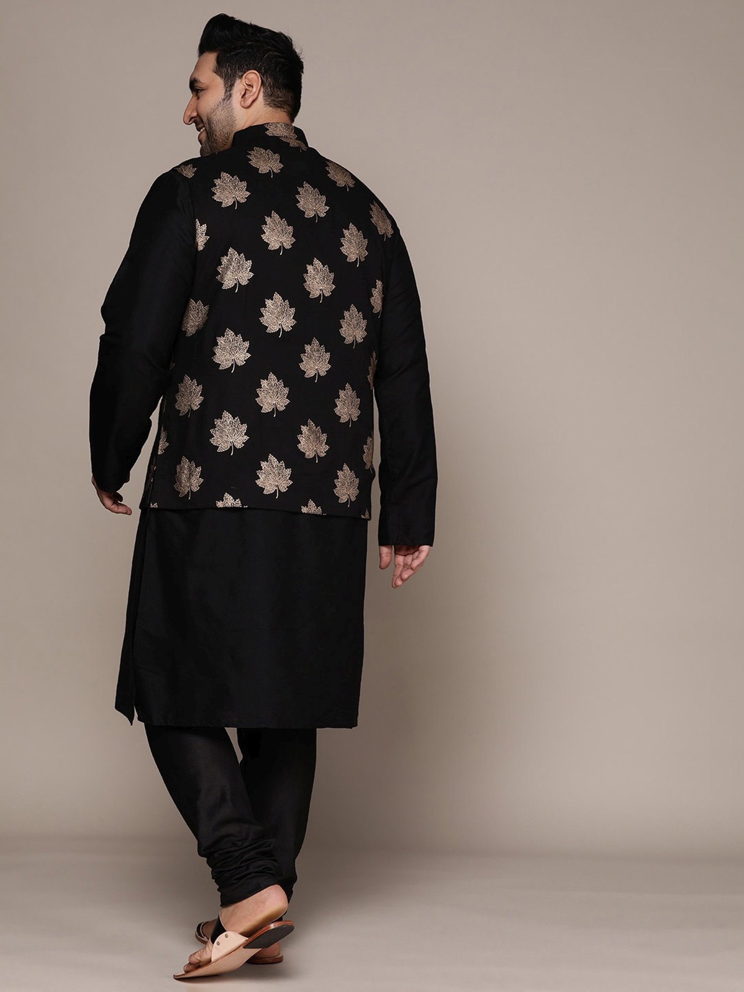 KISAH PLUS Black Regular Fit Printed Kurta Set With Jacket