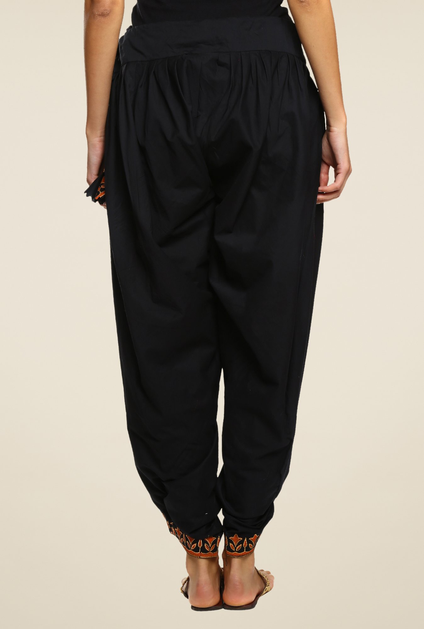 9rasa Black Solid Dhoti Pants