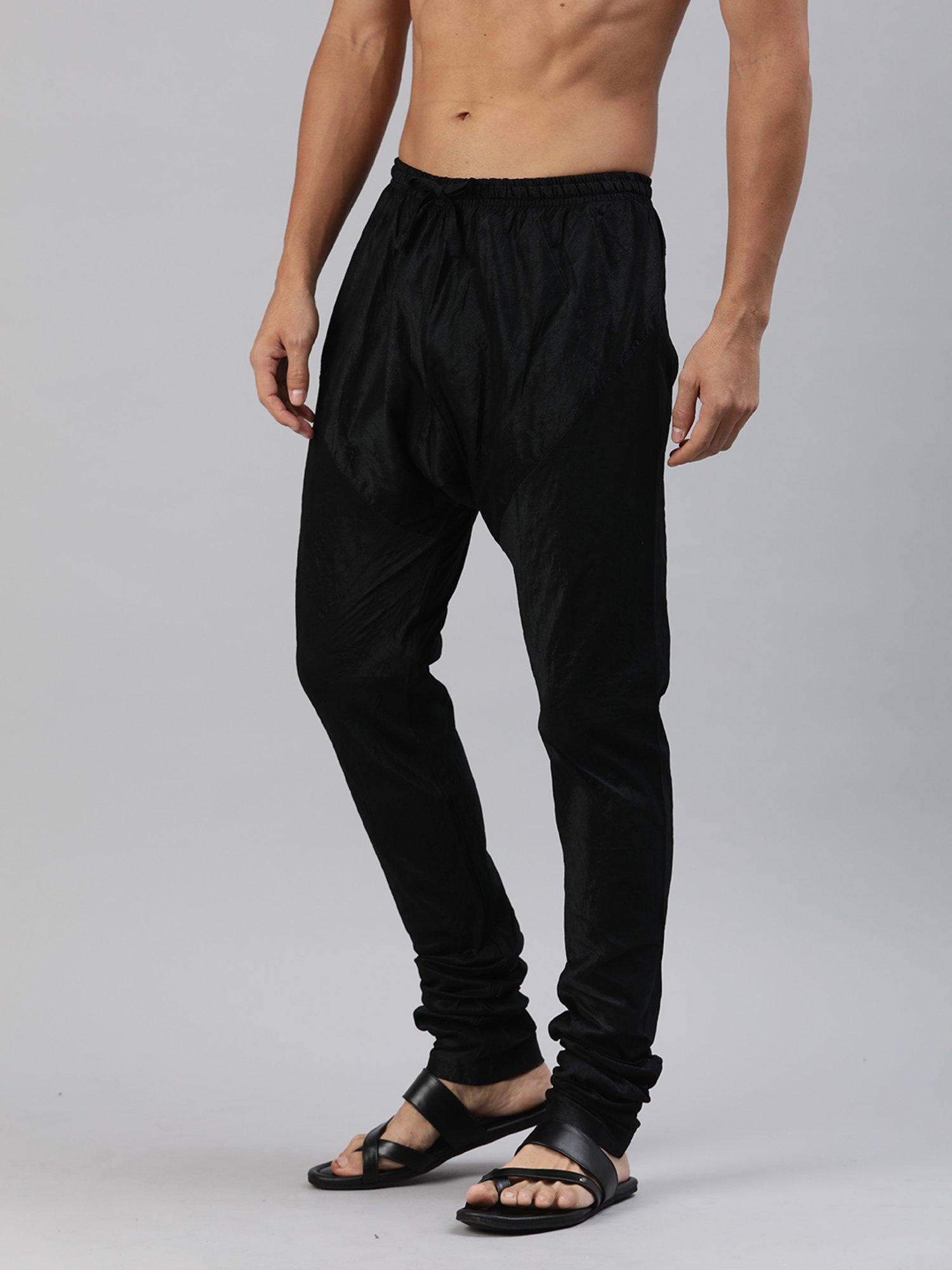 Manthan Black Regular Fit Churidars