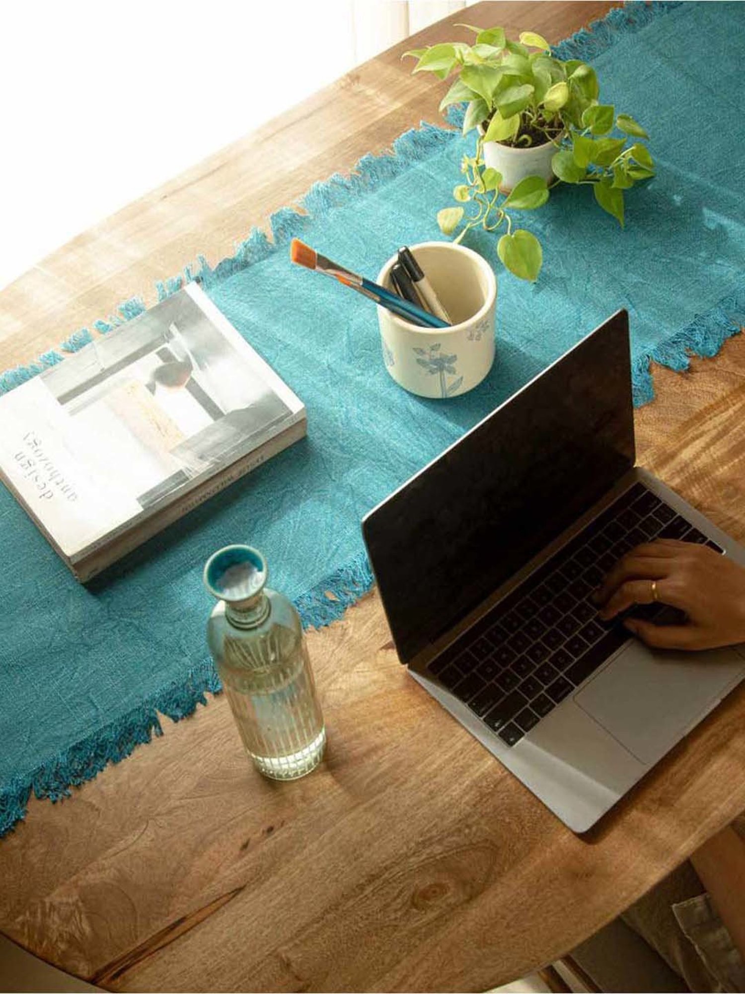 Ellementry Untied Teal Blue Cotton Runner