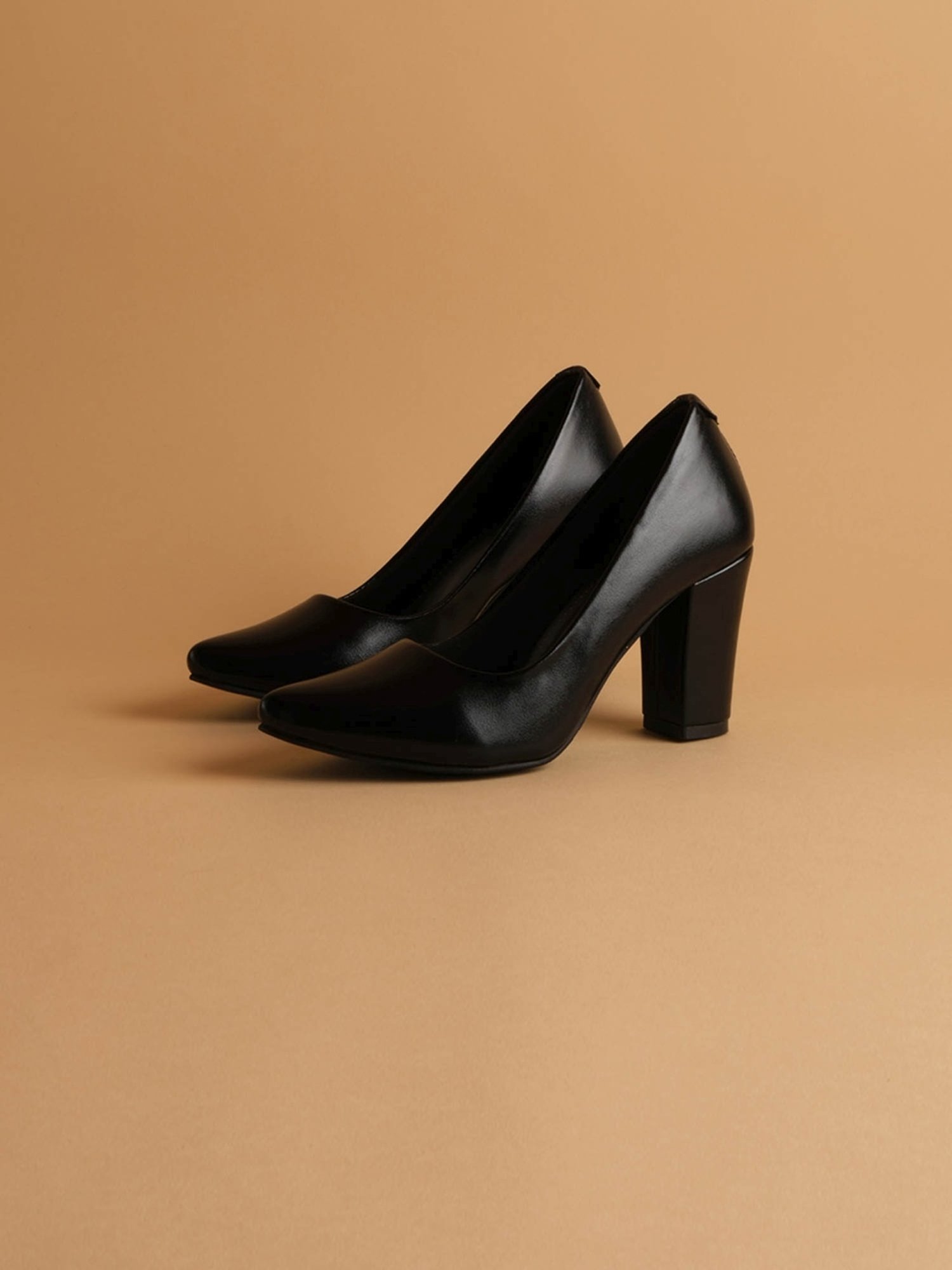 Eridani Women's Meghan Black Formal Pumps