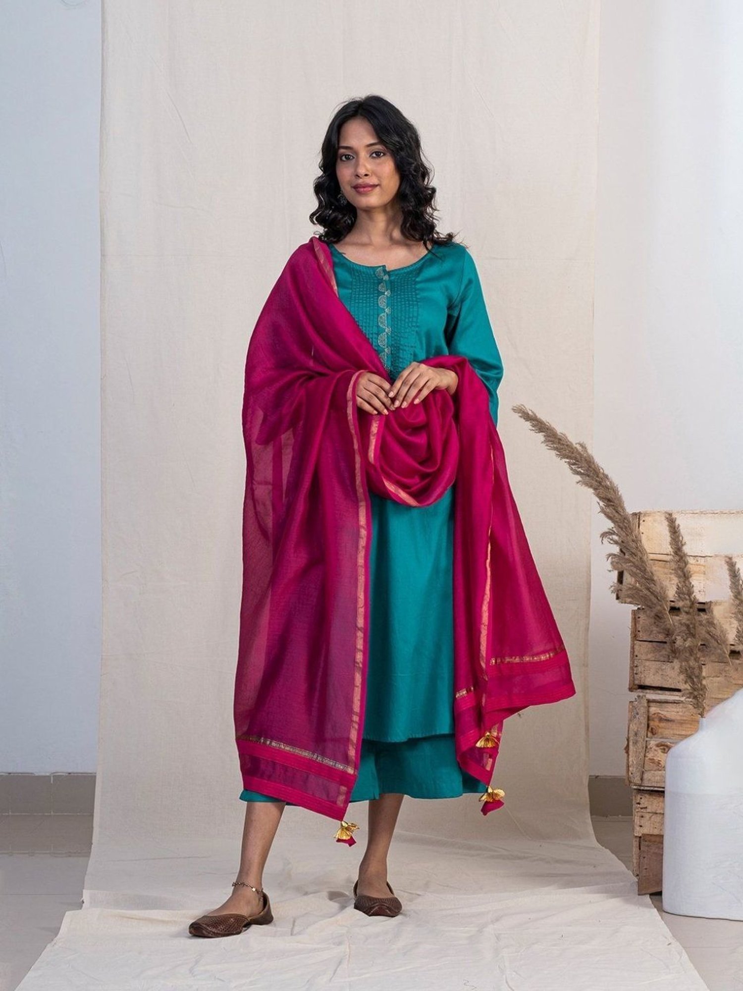 Akiso Jashn Blue Round Neck With Pintucks Set With Plazzo And Pink Dupatta