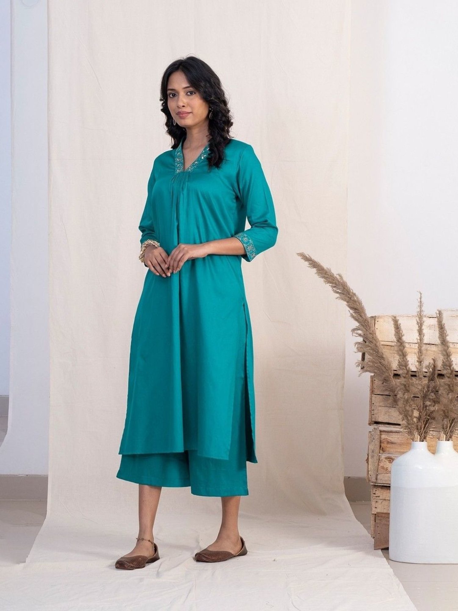 Akiso Jashn Blue V Neck Multiple Pleats Kurta