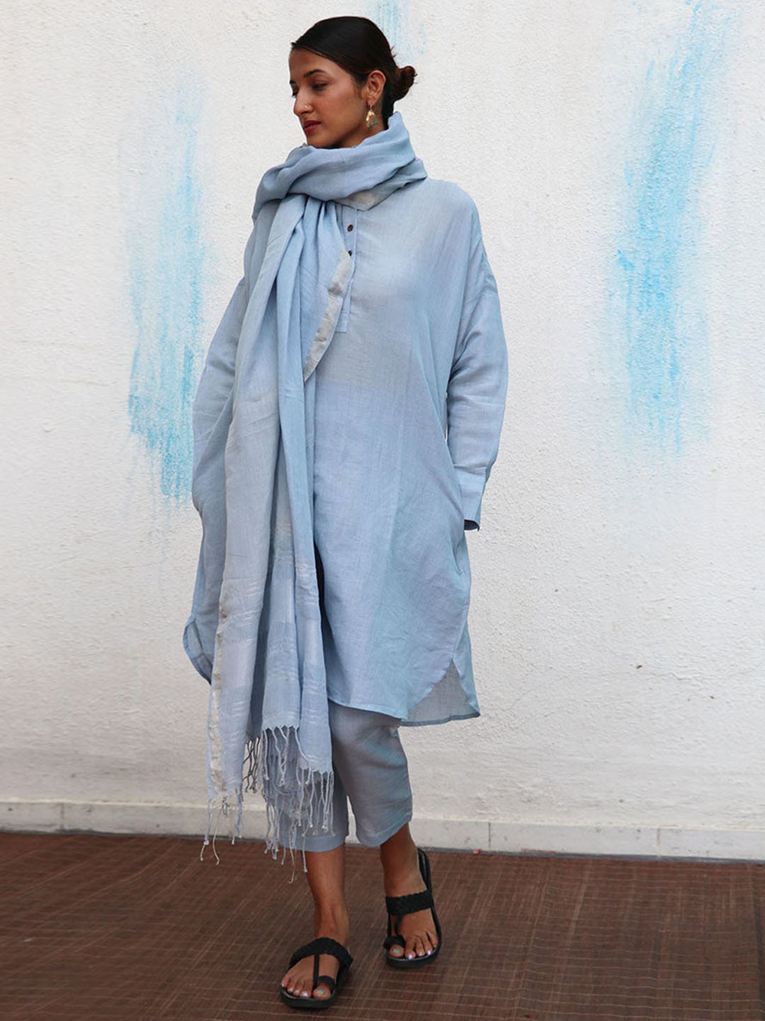 Chidiyaa Blue Breathe Melrose Handwoven Linen Dupatta