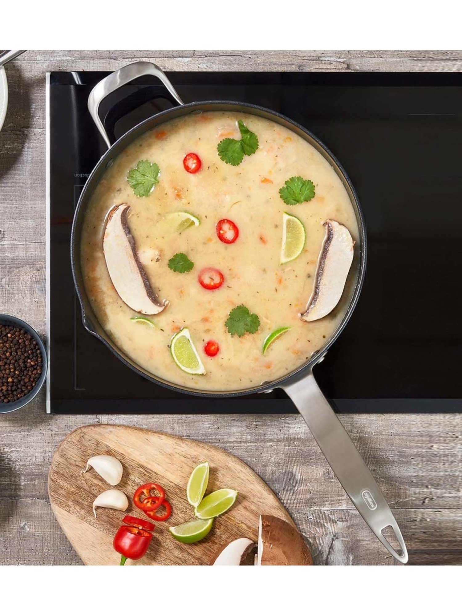 Zyliss Ultimate Pro Black Aluminium 28 cm Non-Stick Sauce Pan with Lid (2.5 L)