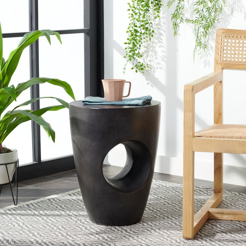 Aishi Indoor/Outdoor Modern Concrete Round Accent Table - Black - Safavieh