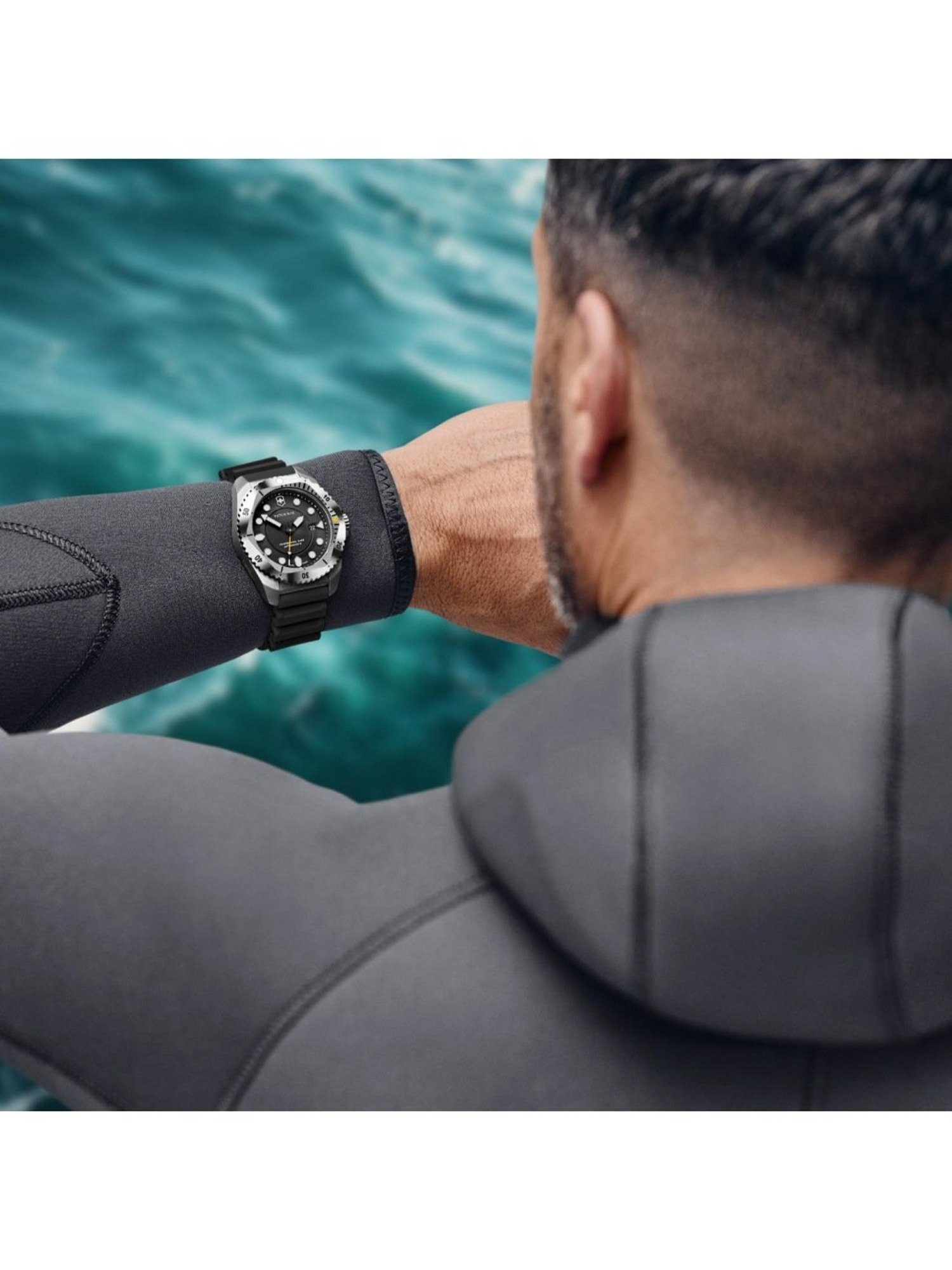 VICTORINOX V241990 Dive Pro Analog Watch for Men