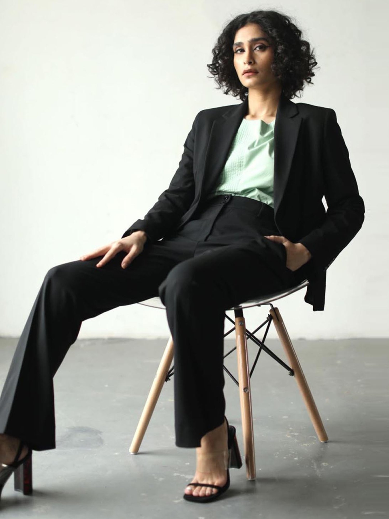 Qua Black The Indra Blazer