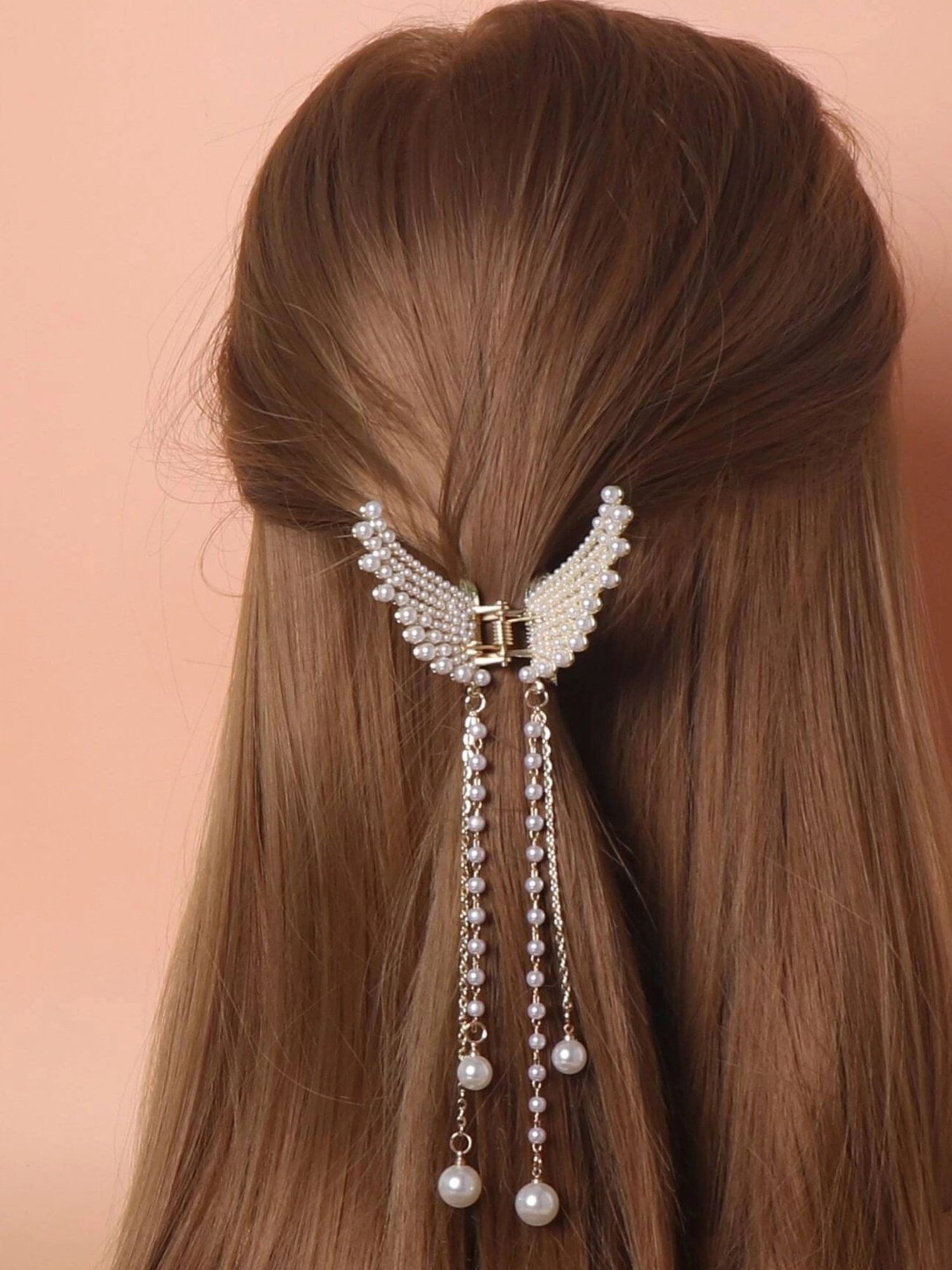 OOMPH White Pearls Angel Wings & Tassel Hair Claw