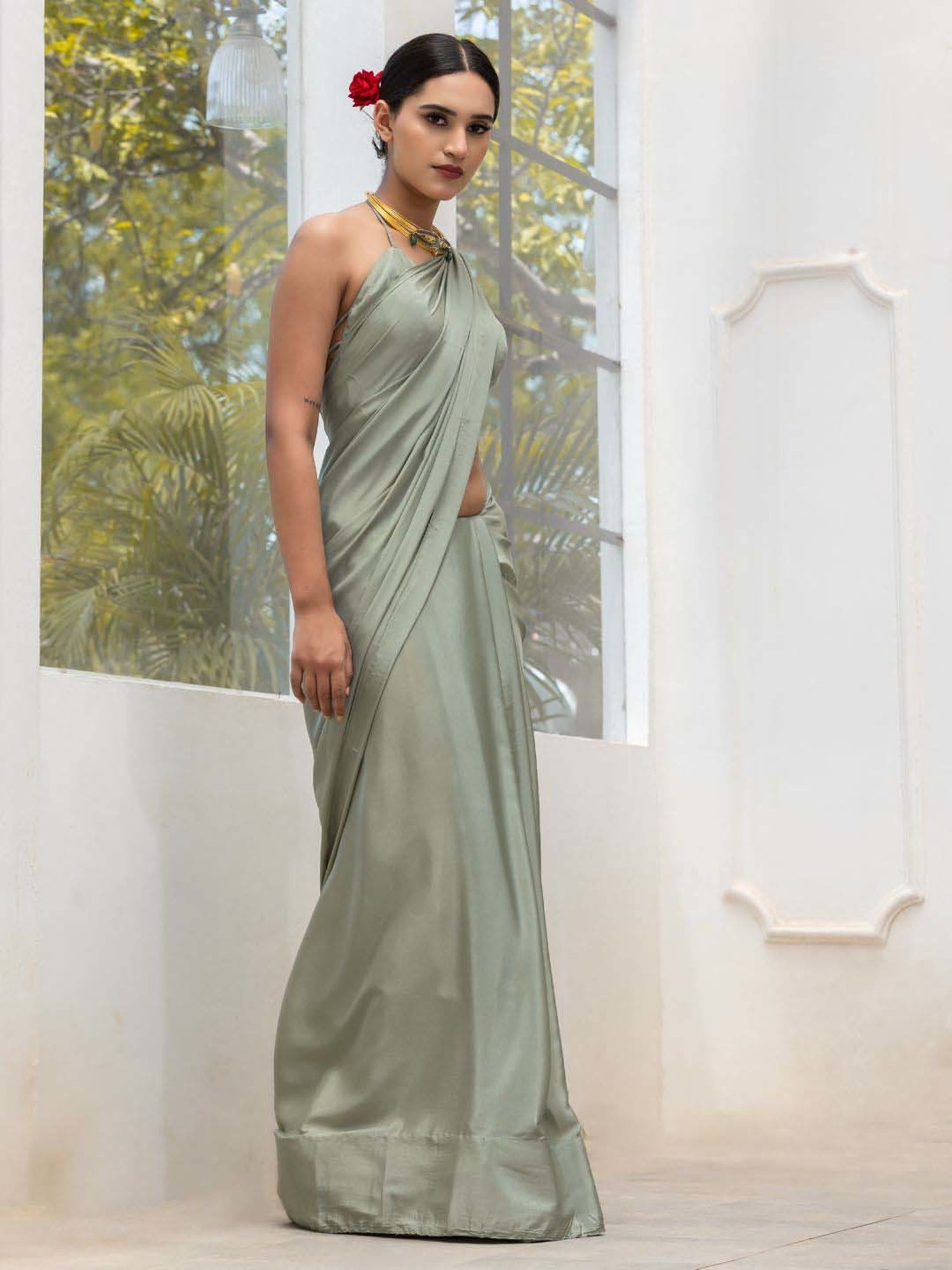 Swtantra Grey Saree With Unstitched Blouse
