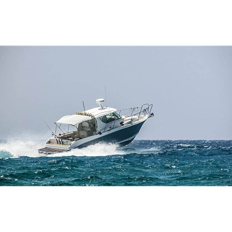 UM435 Advanced Fixed Mount VHF Marine Radio, All USA/International/Canadian Marine Channels Including New 4-Digit, CDN &ldquo;B&rdquo; Channels, 1 Watt/25 Watt Power, Waterproof IPX8 Submersible, White