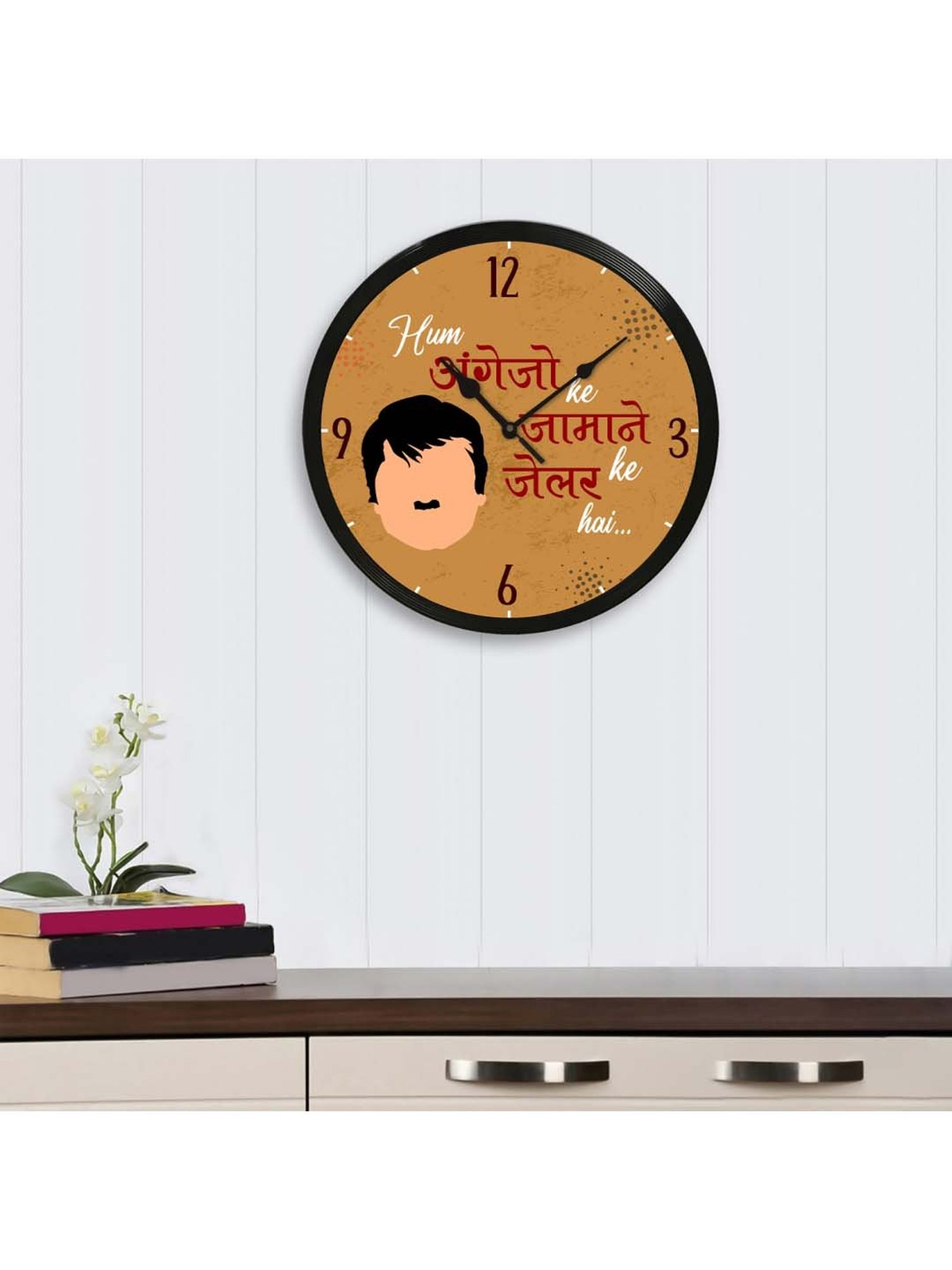 eCraftIndia 'Hum Angrezo K Jamane K Jelar Hai' Designer Round Analog Black Wall Clock