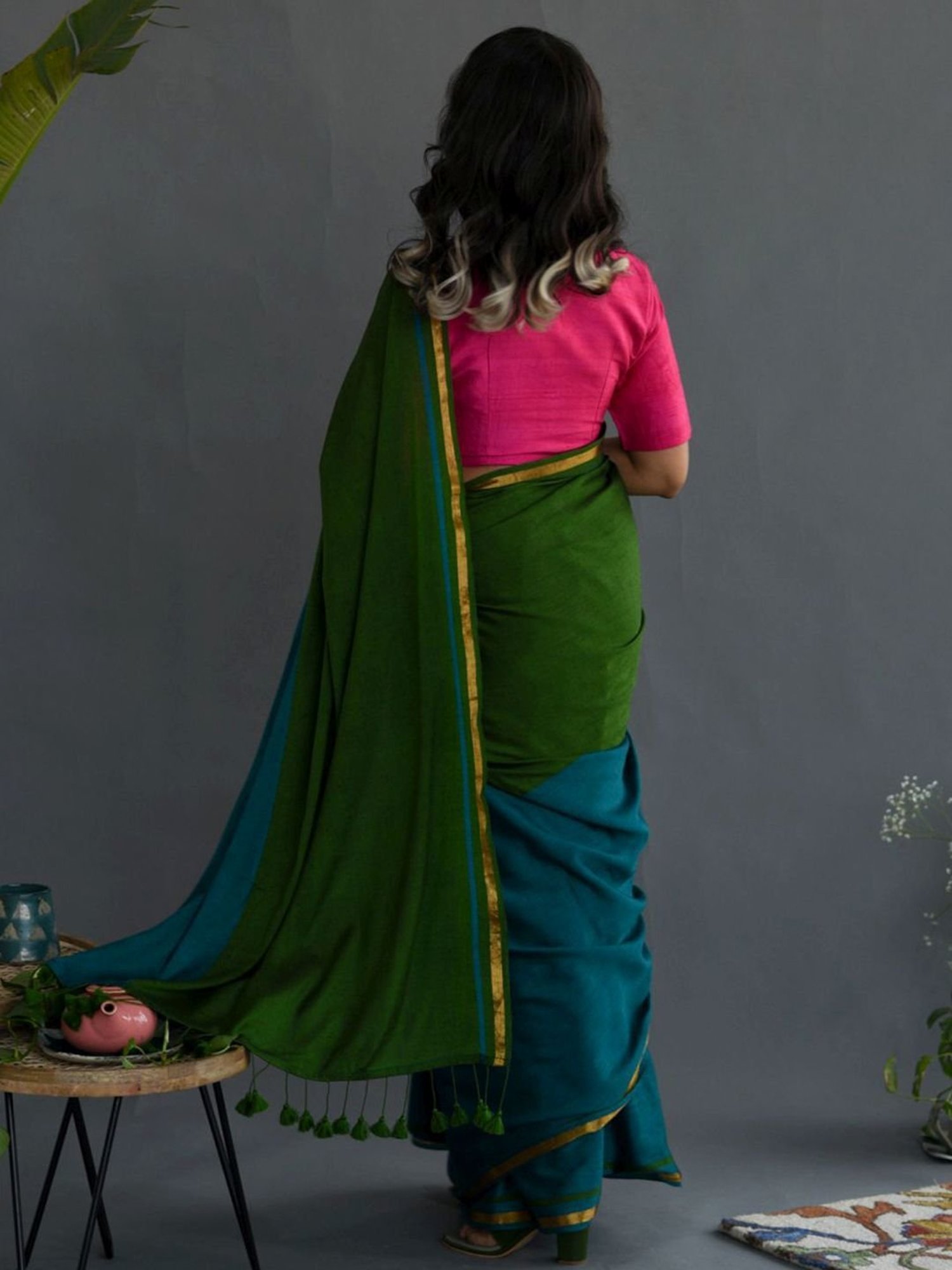 Suta Green & Teal Blue Plain Saree Without Blouse