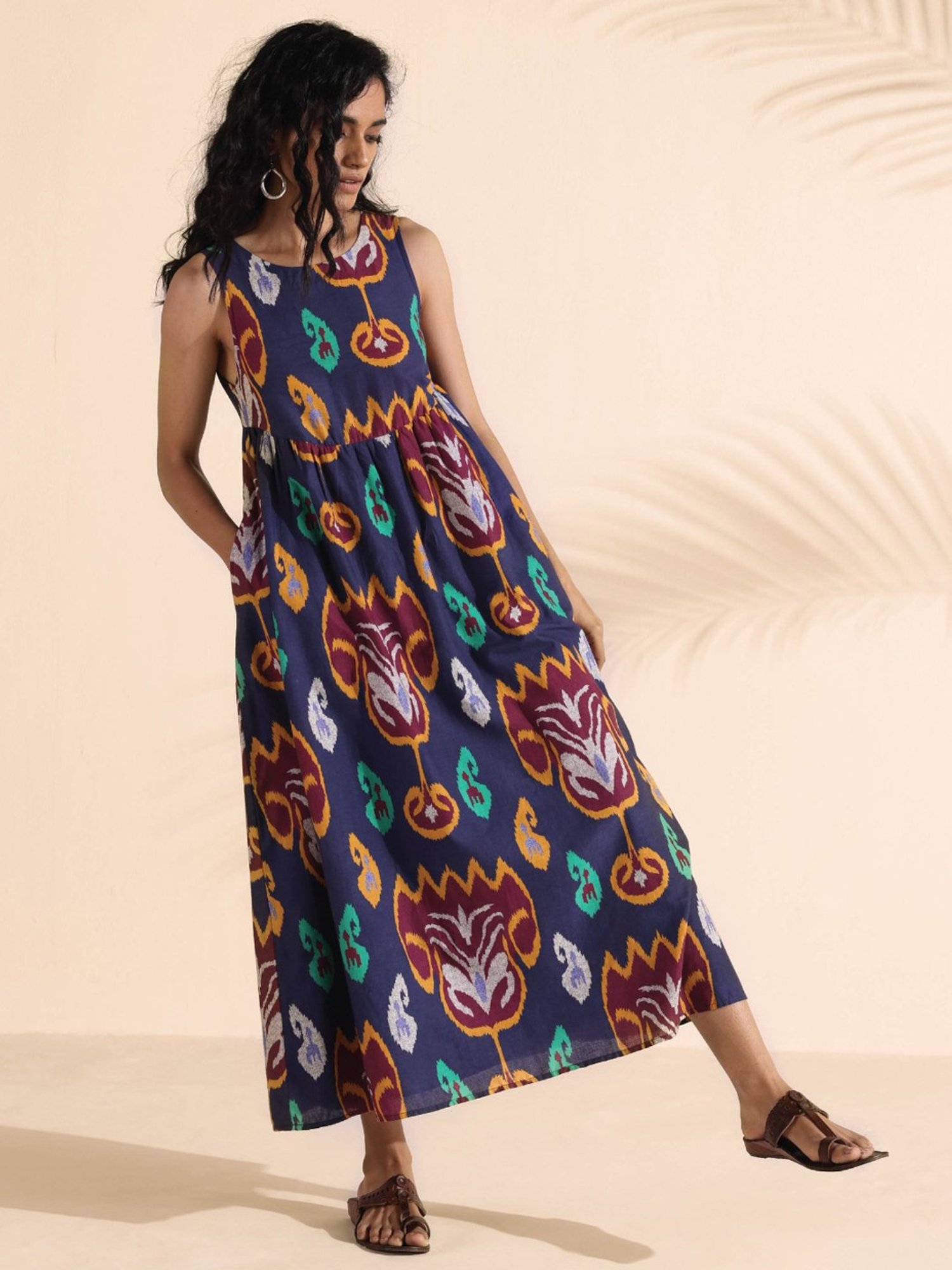 true Browns Blue Printed Maxi Dress
