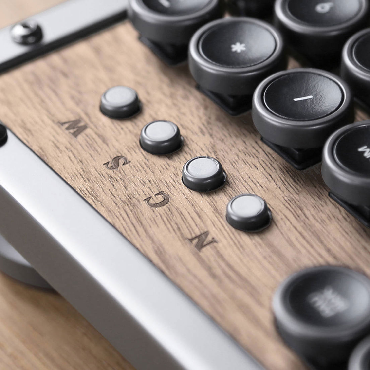 Azio Keyboard MK-RETRO-W-01B-US Bluetooth Retro Classic Mechanical Keyboard Elwood Retail