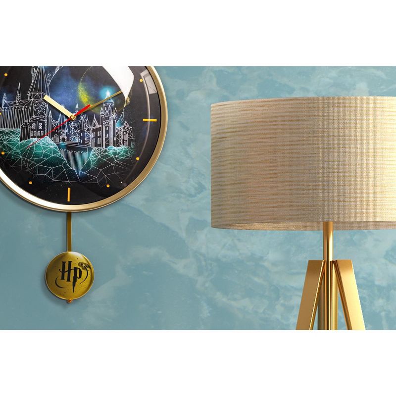 Robe Factory LLC Harry Potter Hogwarts and Golden Snitch Wall Clock