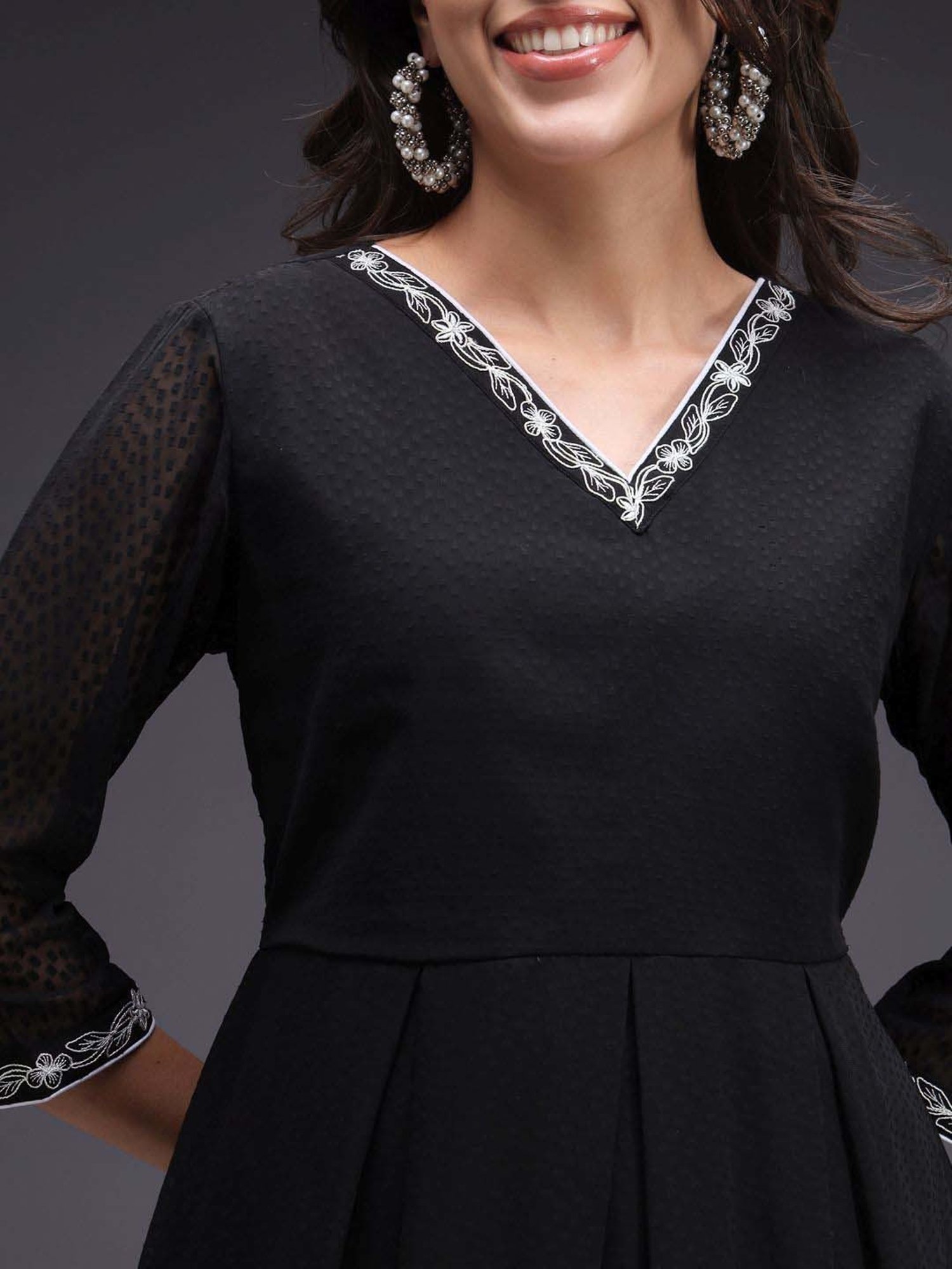 Heeposh Black Embroidered Kurta Pant Set With Dupatta