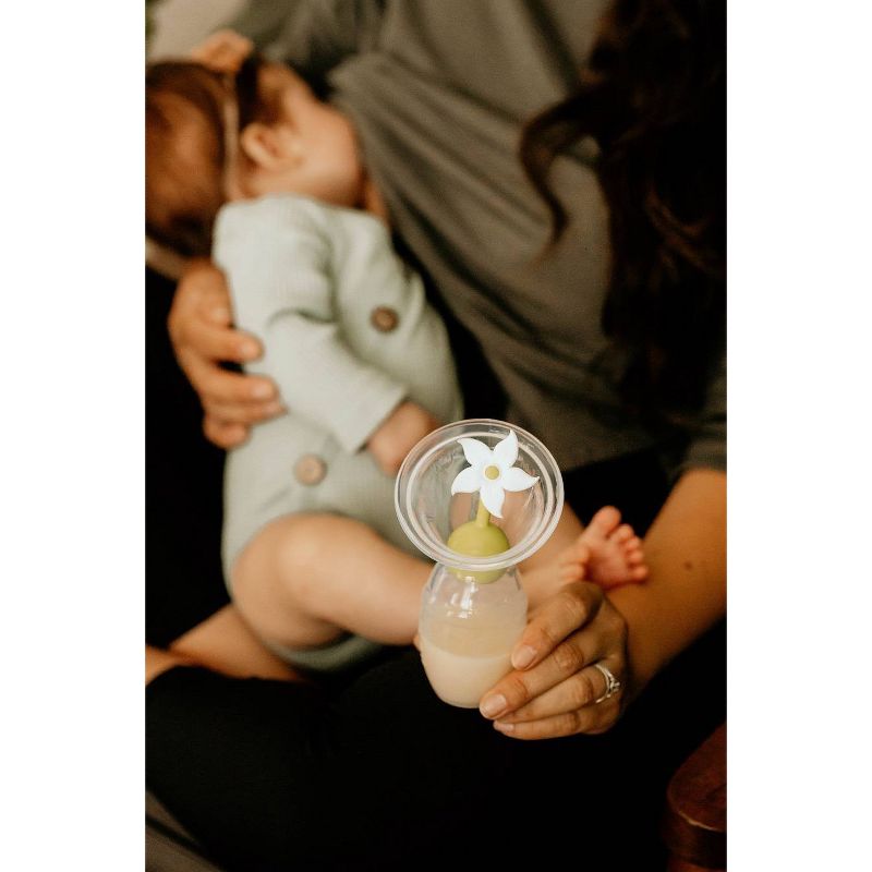 Haakaa Breast Pump without Suction Base and White Flower Stopper - 4oz