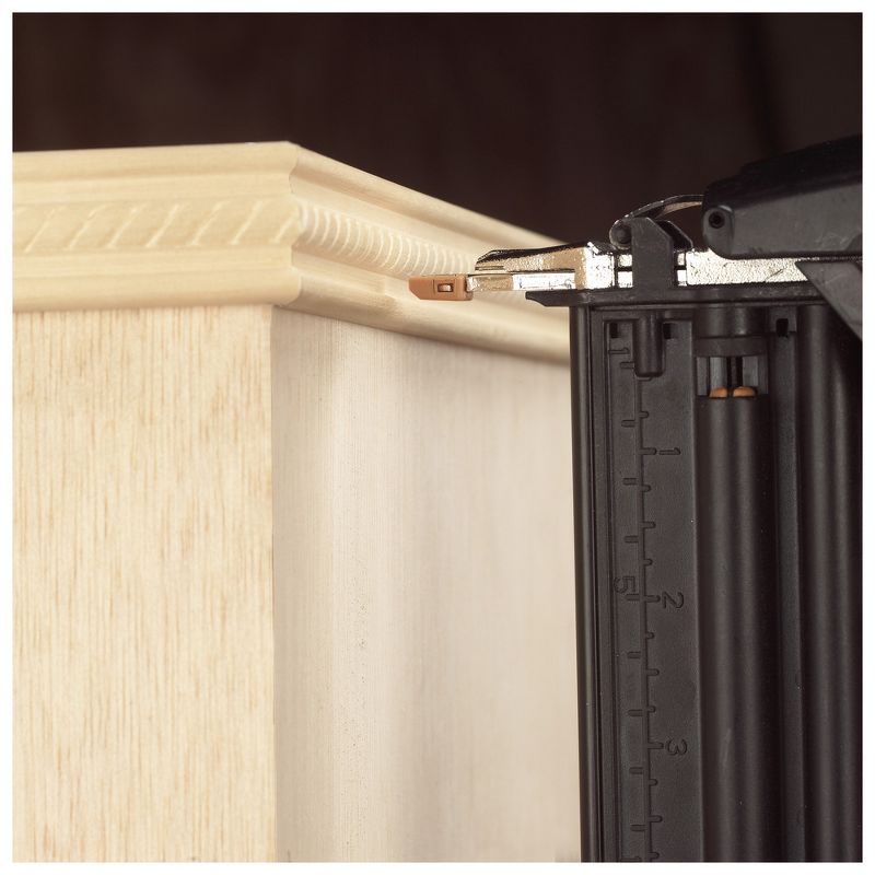 Bostitch BTFP12233-R Smart Point 18-Gauge Brad Nailer Kit