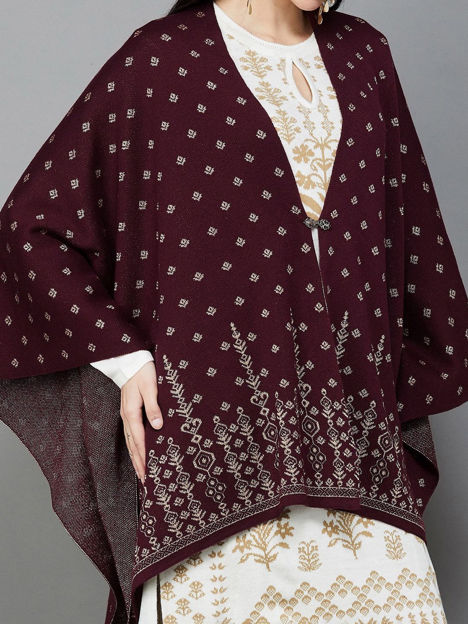 Akkriti by Pantaloons Off-White Self Pattern Shrug