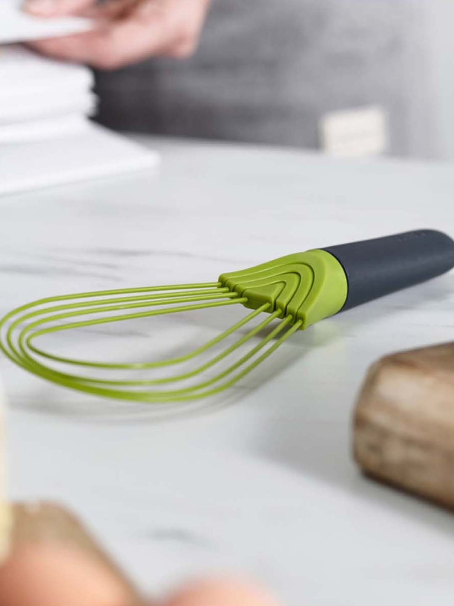 JOSEPH JOSEPH Green Plastic 9 cm Twist Whisk - Set of 1