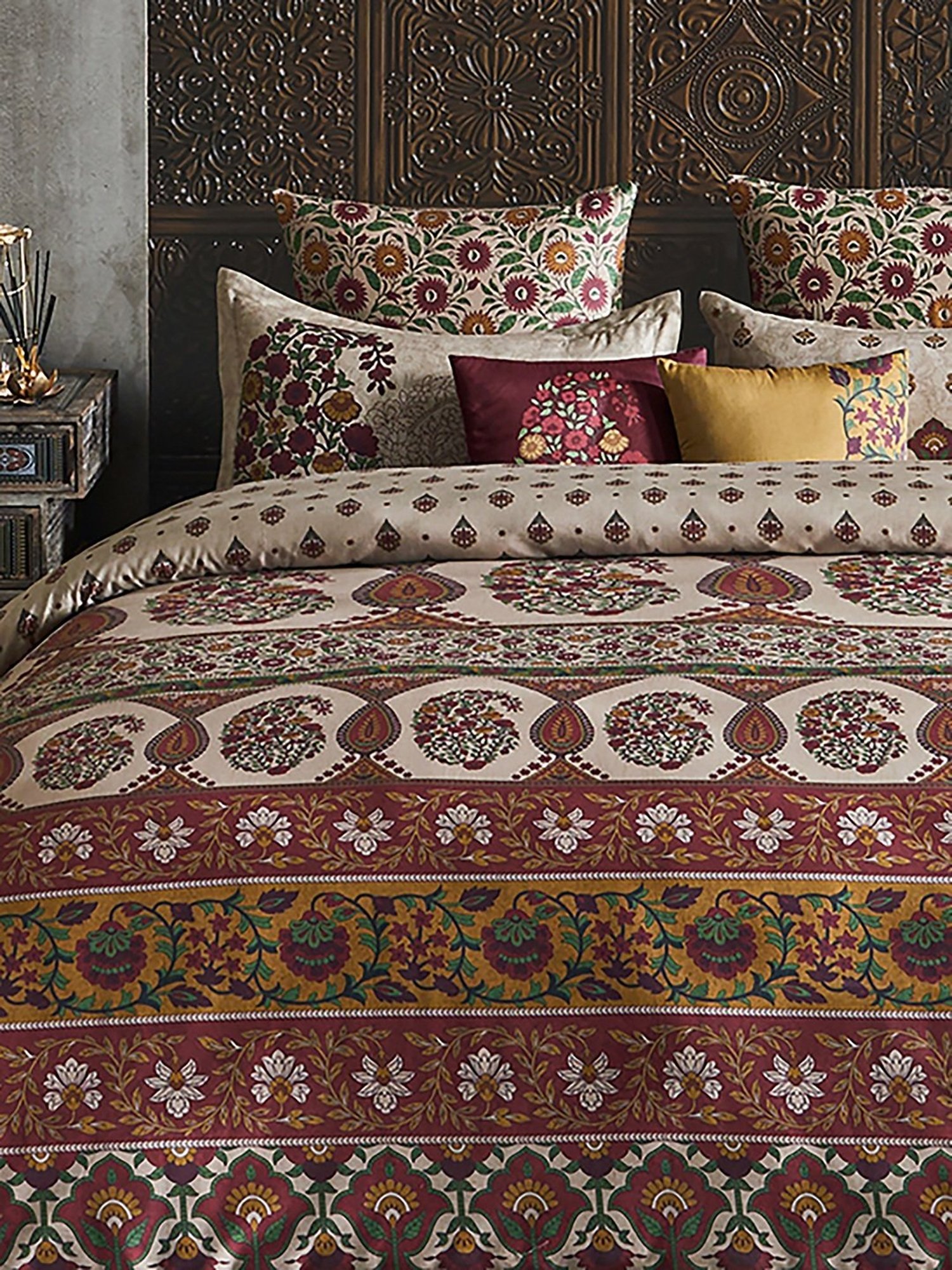 DDecor Printed Red 210 TC Cotton King Bedding Sets