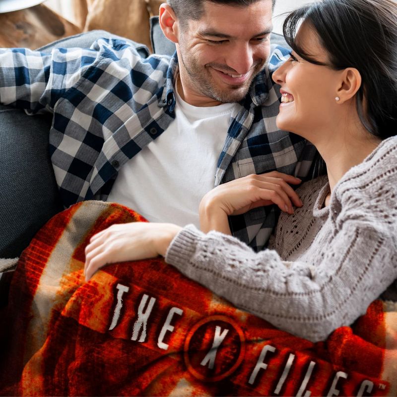 Se7en20 X-Files Logo 50" x 60" Lightweight Fleece Blanket