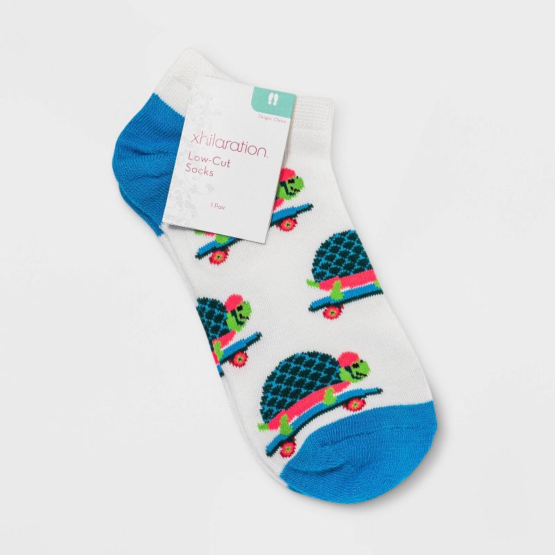 Women's Skateboarding Turtle Low Cut Socks - Xhilaration™ White 4-10