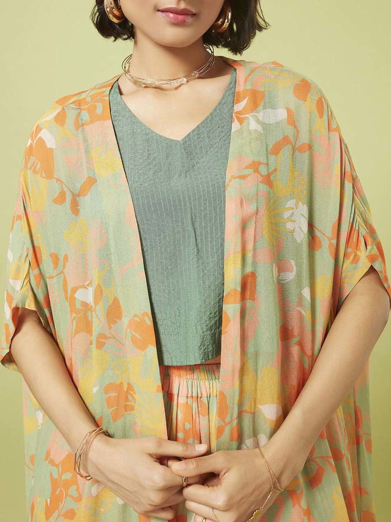Marigold Lane Multicolored Printed Shrug