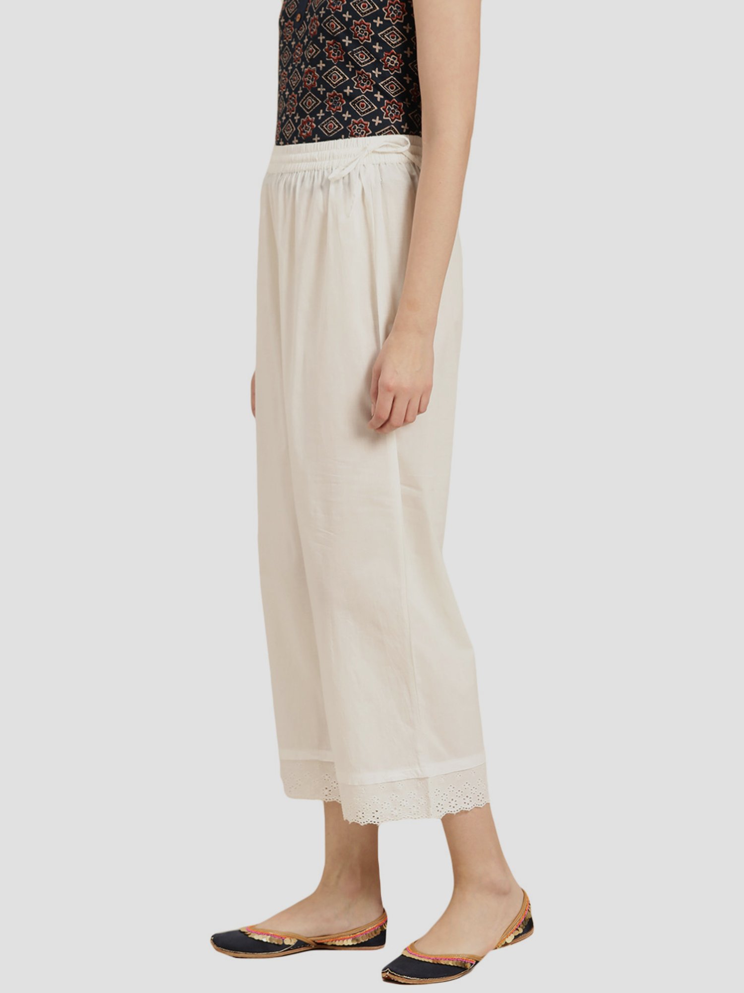 KSUT White Cotton Regular Fit Palazzos