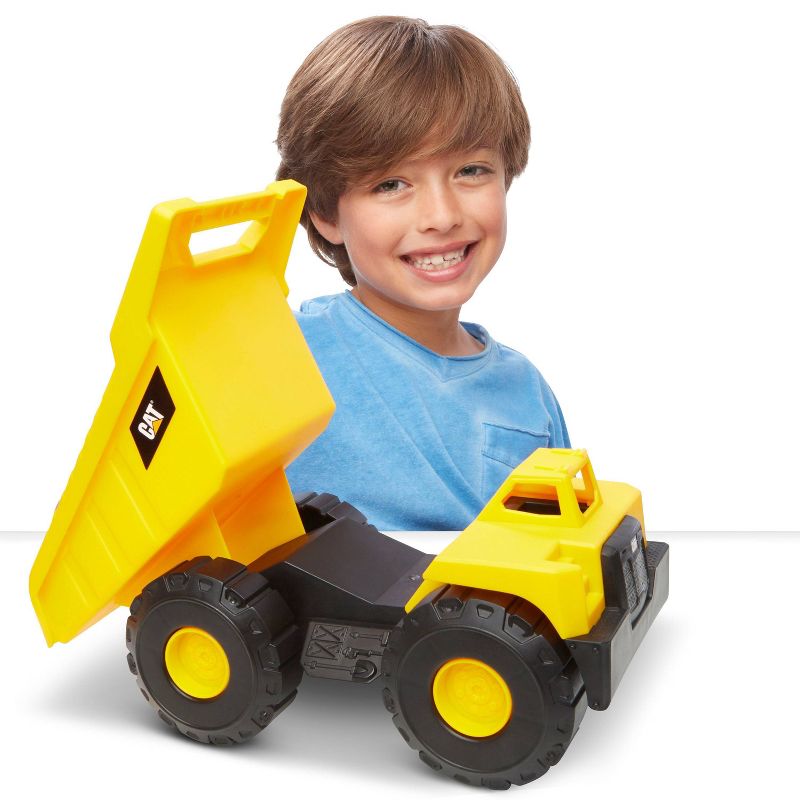 CAT Construction Fleet Dump Truck