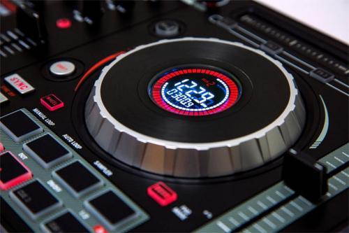 Numark Mixtrack Platinum DJ Controller With Jog Wheel Display
