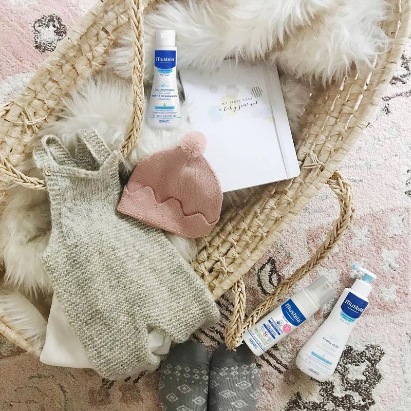 Mustela Newborn Arrival Baby Bath and Body Gift Set