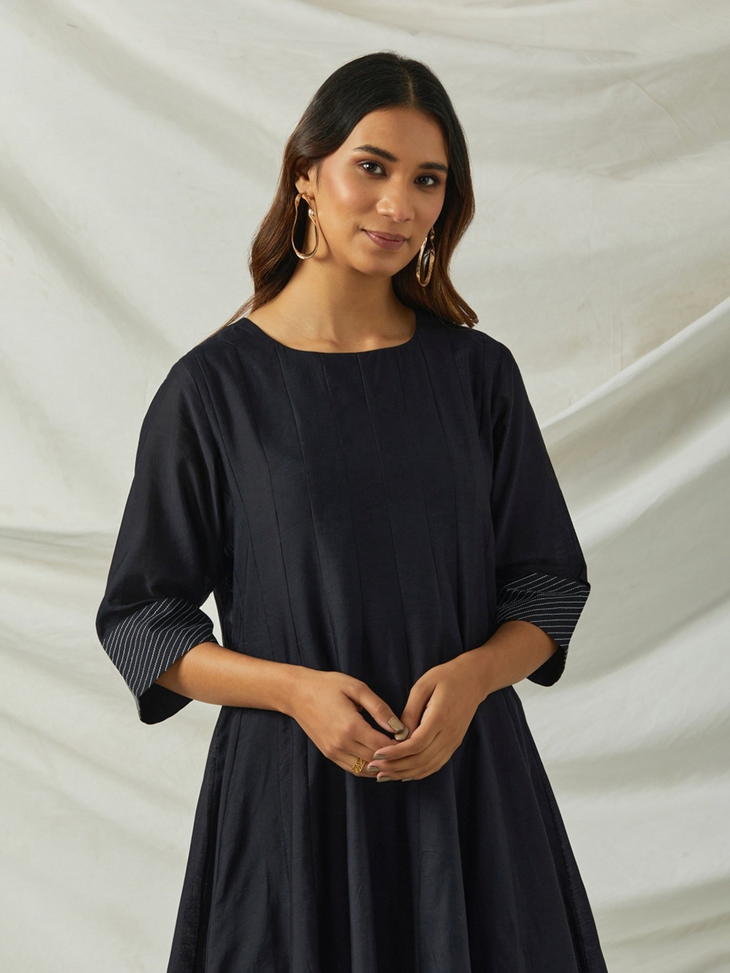 Smriti Gupta Anokhi Black And White Kurta Set