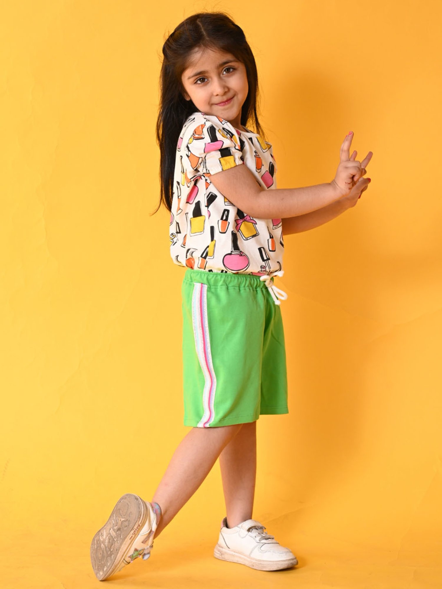 Anthrilo Kids White & Green Cotton Printed T-Shirt Set