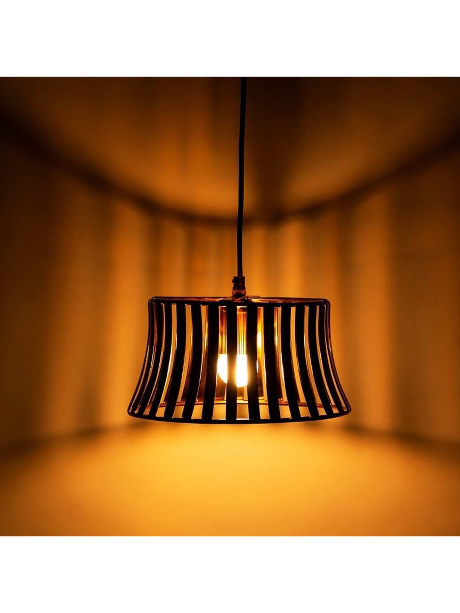 Home4U Golden Hanging Light - Set of 1