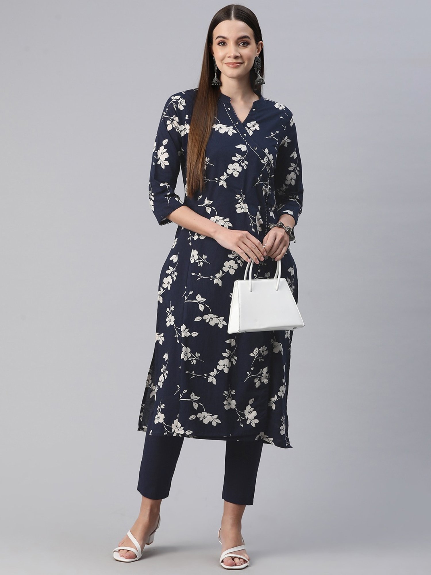 READIPRINT FASHIONS Blue Cotton Floral Print Kurta Pant Set