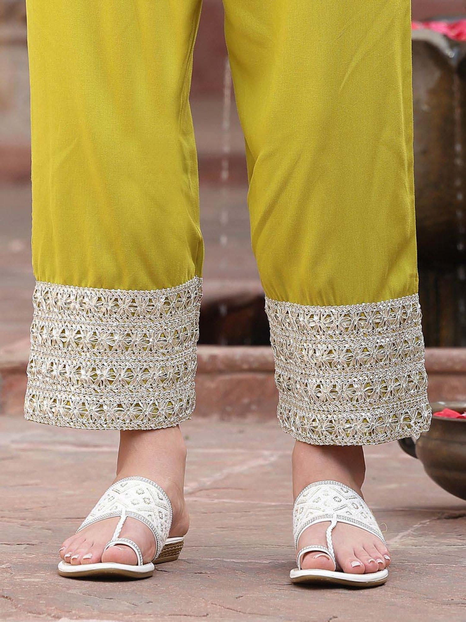 Stylum Green Plain Kurta Pant Set With Dupatta