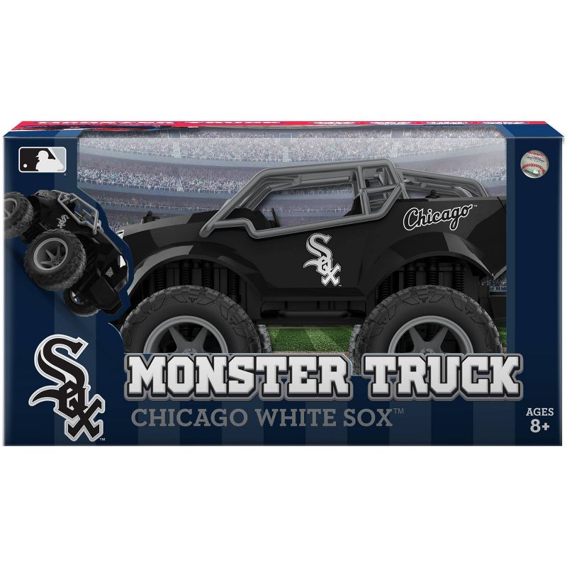 Fabrique NCAA Oregon Team Inflatable Helmet   4 ft., 4 ft Tall, Green