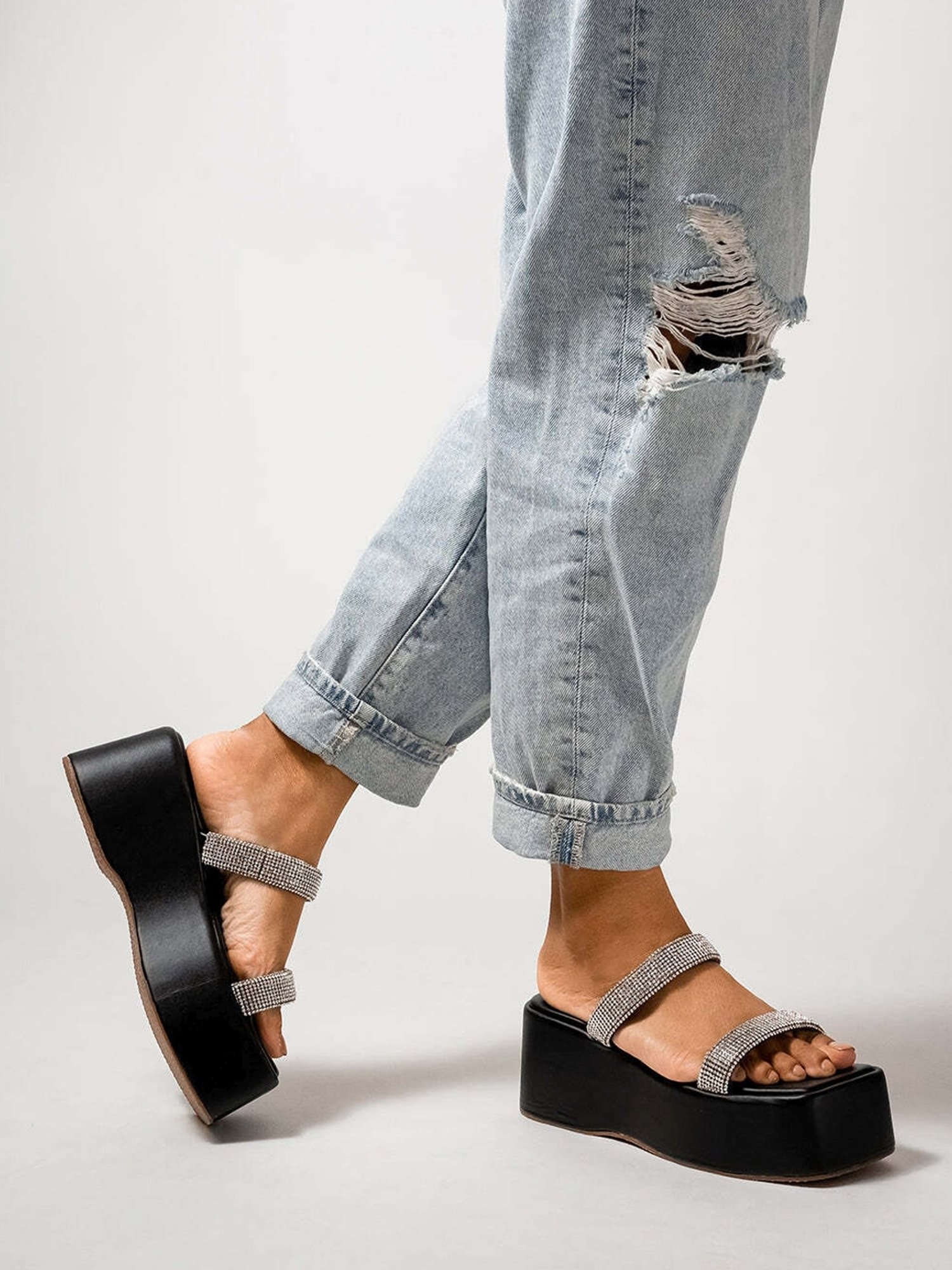 The White Pole Women's Black Casual Sandals