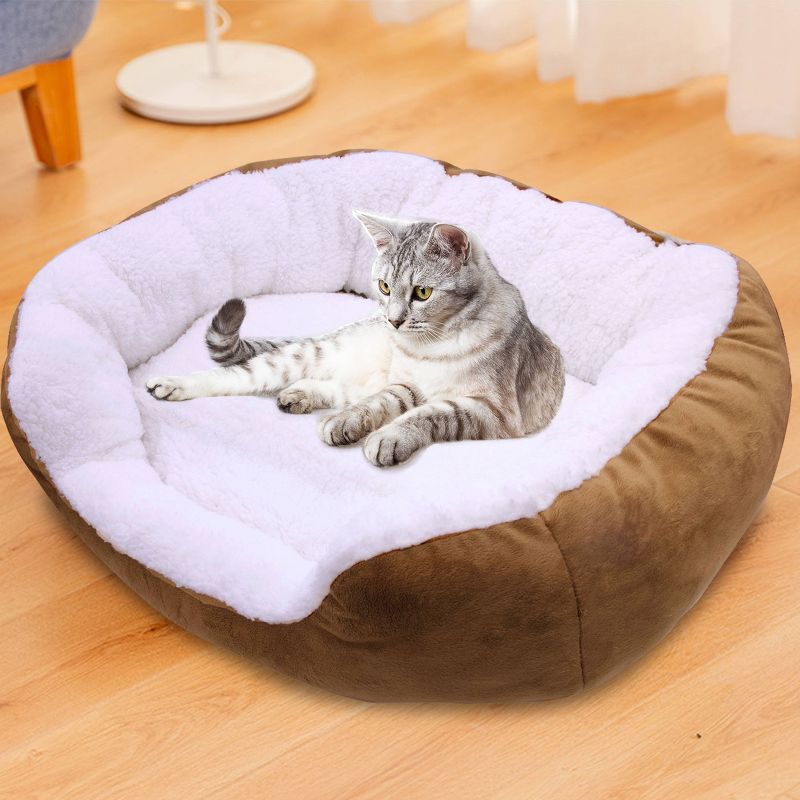 Pet Genius Heated Oval Pet Bed - White and Brown